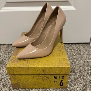 Mix No. 6 Dignity Pumps
